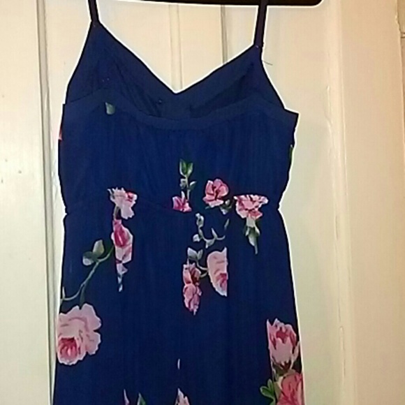 Doe and Ree Maxi Dress - Picture 2 of 3